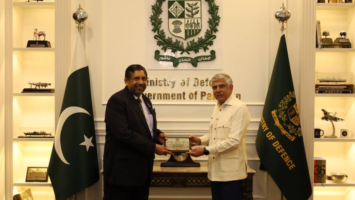 High Commissioner of Sri Lanka calls on Defence Secretary of Pakistan
